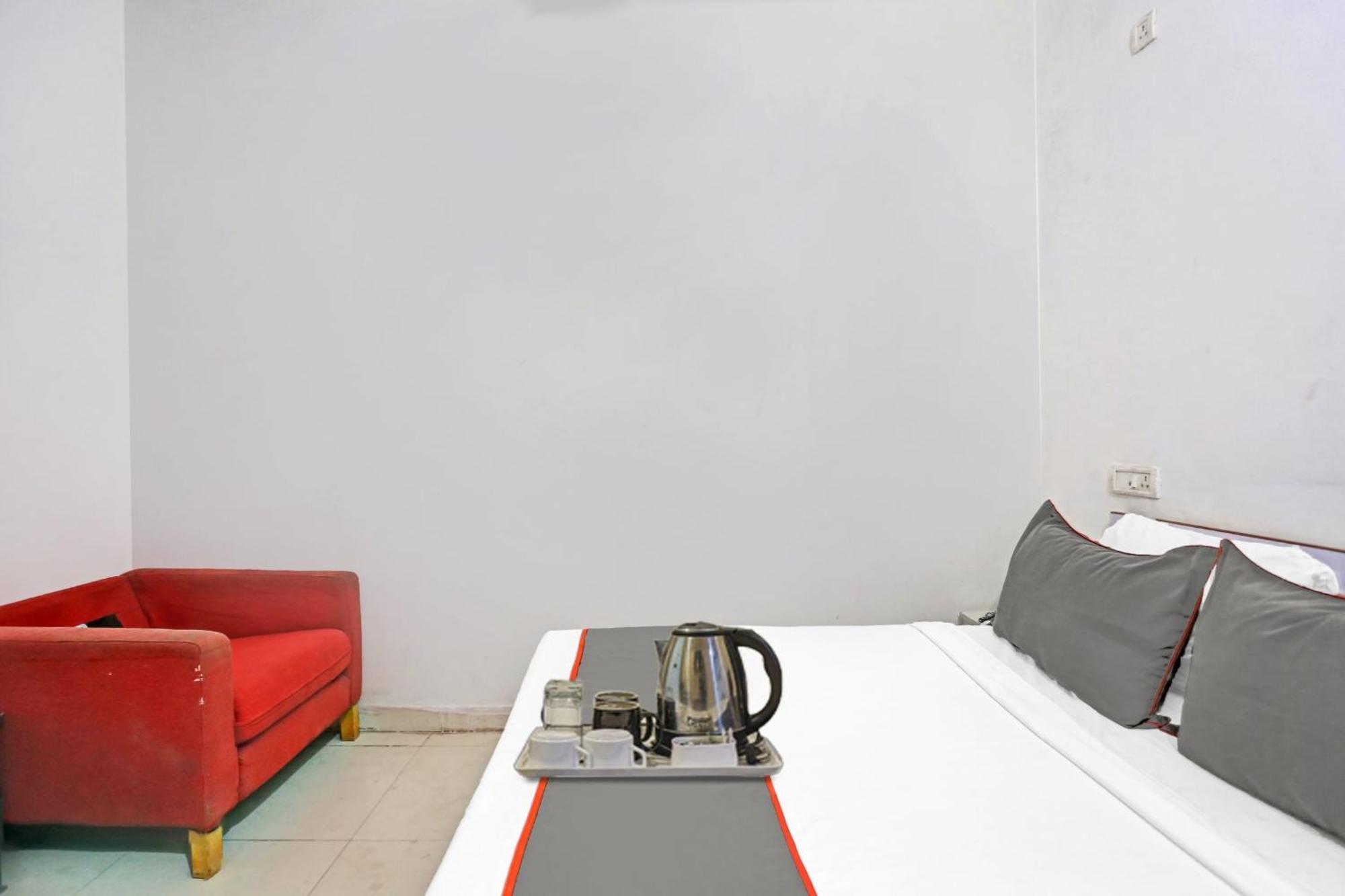 Hotel O Imperial Residency Near Dashrath Puri Metro Station New Delhi Eksteriør billede